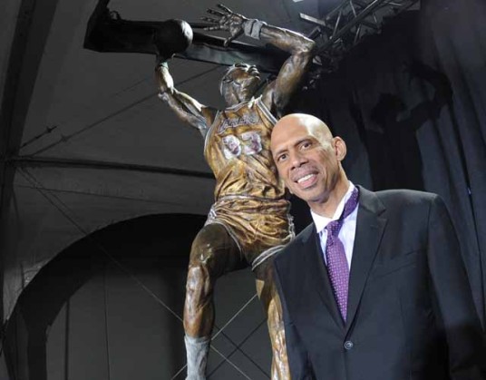 LOS ANGELES, CA - NOVEMBER 16: Kareem Abdul-Jabbar poses for photographs after unveiling his statue at Staples Center on November 16, 2012 in Los Angeles, California. NOTE TO USER: User expressly acknowledges and agrees that, by downloading and/or using this Photograph, user is consenting to the terms and conditions of the Getty Images License Agreement. Mandatory Copyright Notice: Copyright 2012 NBAE (Photo by Andrew D. Bernstein/NBAE via Getty Images)
